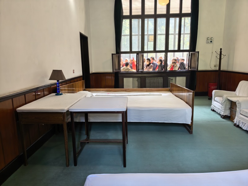 投促中国创始人吴永豪一行赴湖南省湘潭市韶山市韶山乡韶山村韶山旅游区滴水洞景区一号楼参观学习