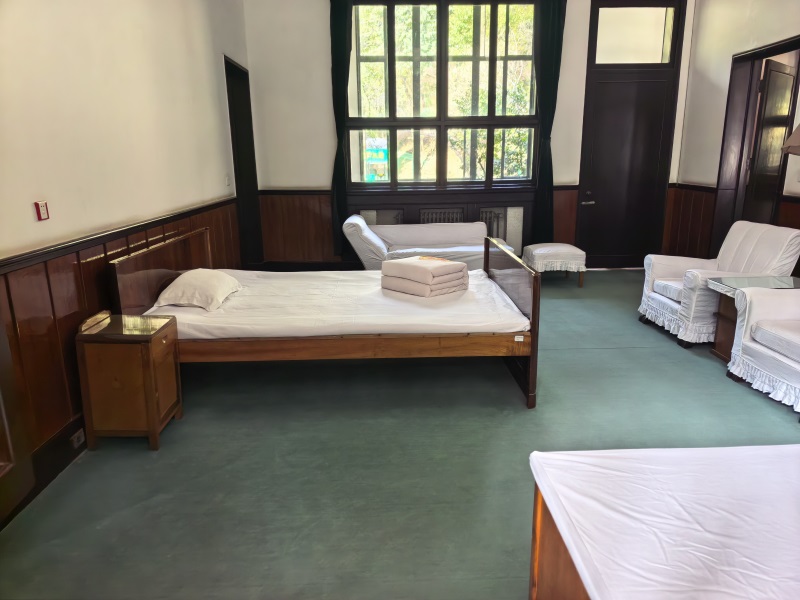 投促中国创始人吴永豪一行赴湖南省湘潭市韶山市韶山乡韶山村韶山旅游区滴水洞景区一号楼参观学习