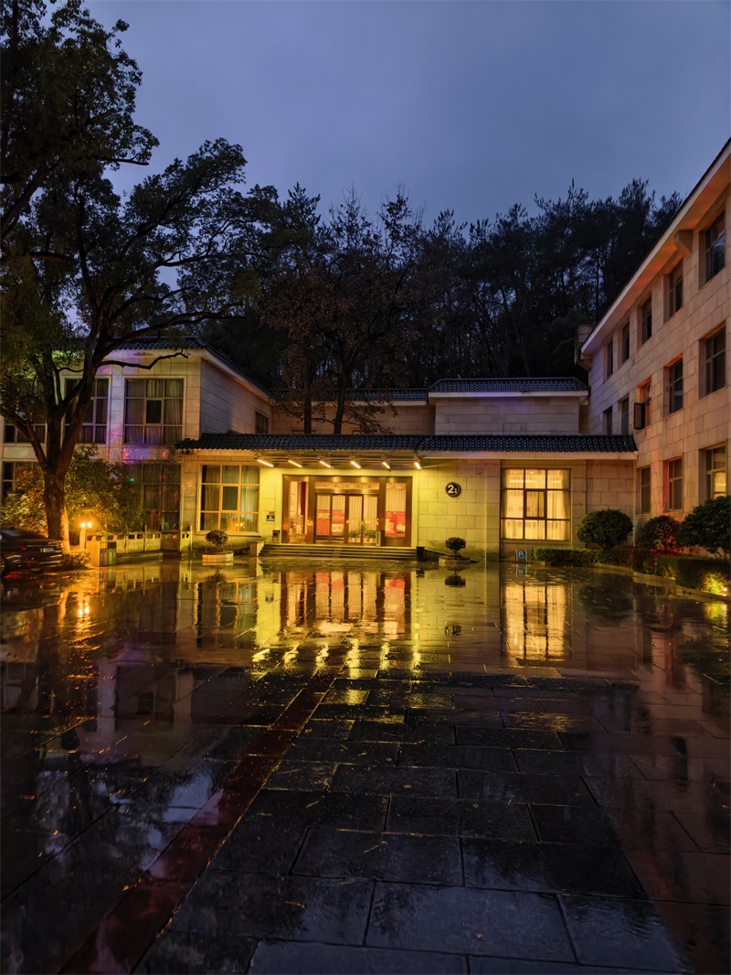 投促中国创始人吴永豪一行赴湖南省湘潭市韶山市韶山乡韶山村韶山旅游区韶山宾馆故园一号楼参观学习