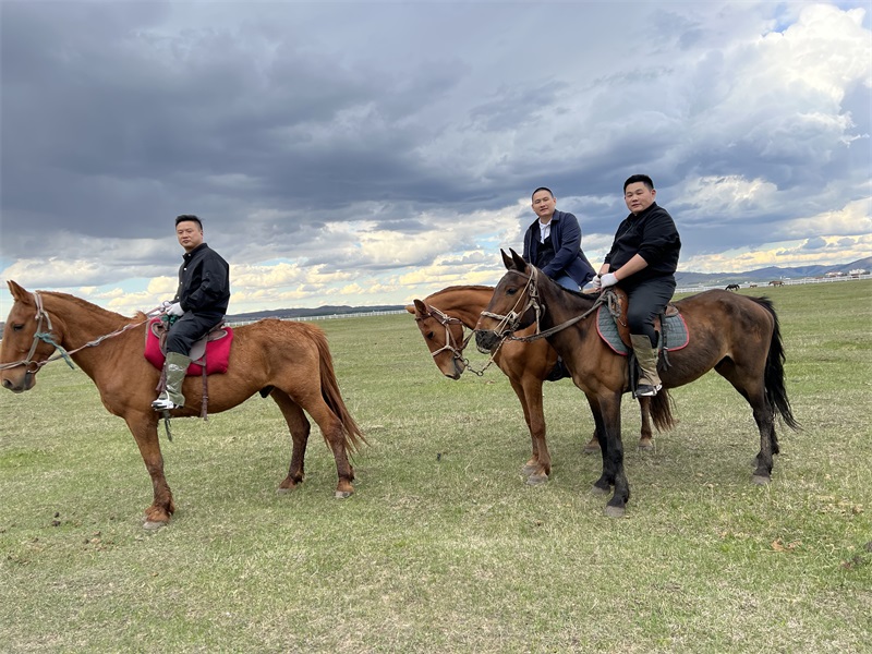 投促中国创始人吴永豪一行赴河北省承德市丰宁满族自治县西北部丰宁坝上草原参观学习