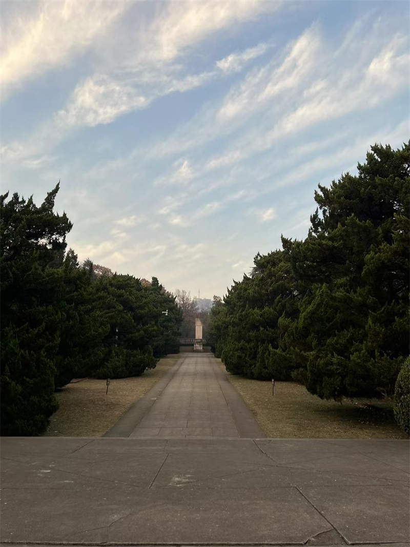 投促中国创始人吴永豪一行赴江苏省南京市玄武区紫金山南麓全国第一批重点文物保护单位中山陵参观学习