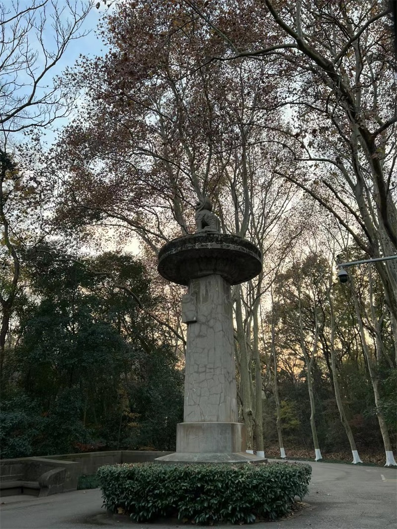 投促中国创始人吴永豪一行赴江苏省南京市玄武区紫金山南麓全国第一批重点文物保护单位中山陵参观学习