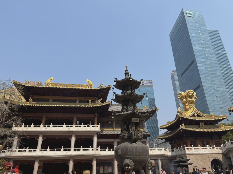 投促中国创始人吴永豪一行赴上海市静安区静安寺参观学习