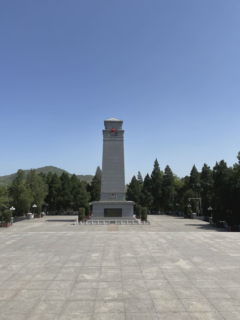 投促中国创始人吴永豪一行赴安徽省六安市金寨县红军广场参观学习