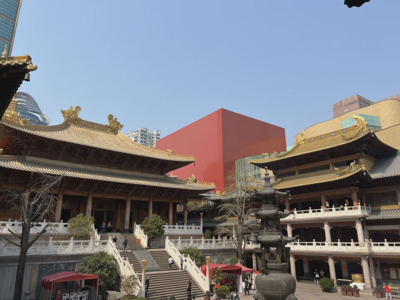 投促中国创始人吴永豪一行赴上海市静安区静安寺参观学习