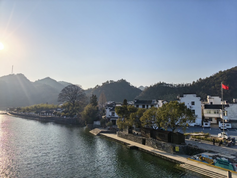 投促中国创始人吴永豪一行赴安徽省宣城市绩溪县龙川镇龙川村龙川景区水口灵山庵瞻仰学习