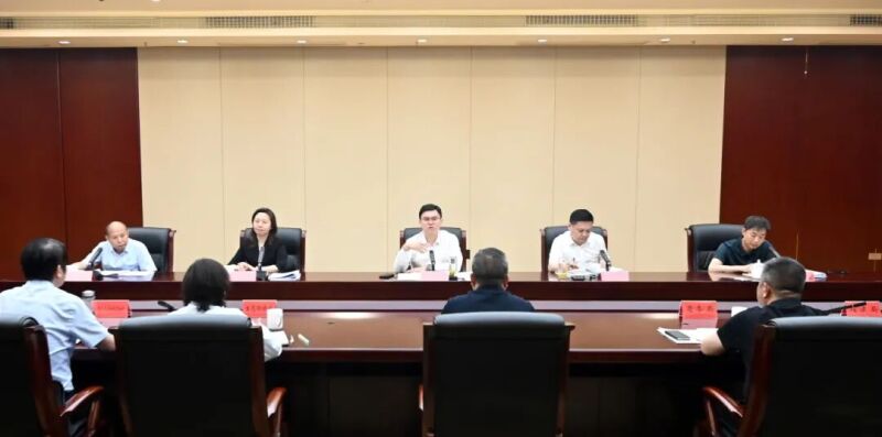 区领导召开园区重点项目过堂会