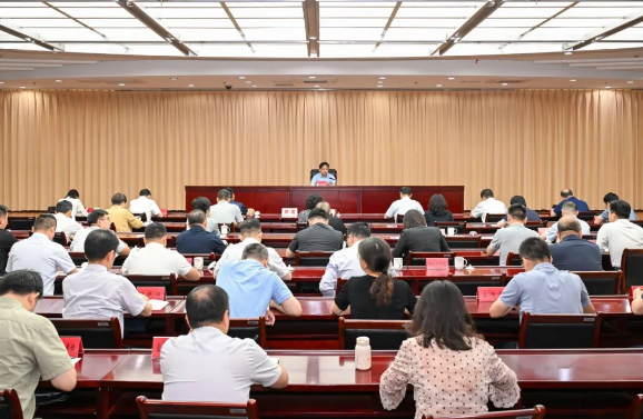 我区收听收看全市警示教育会议并召开全区学习教育推进会